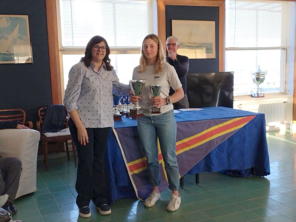 20250126 Zonale ILCA Assessore Corrado premia MariaVittoria Arseni s