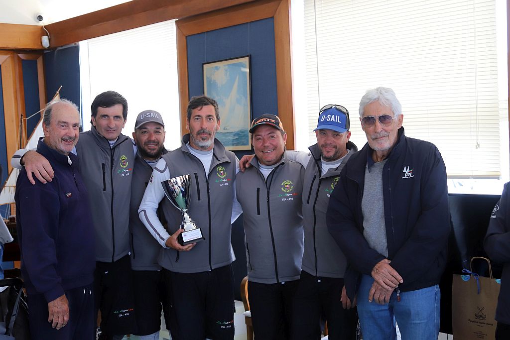 20260412 invernale J24 Anzio premiazione LaSuperba 2s